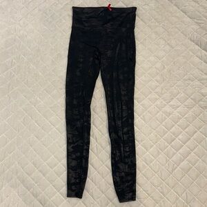 Spanx Faux Leather Camo leggings, Medium, Black